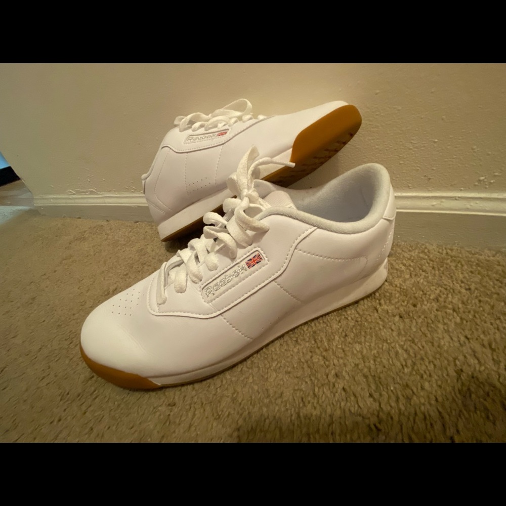 Worn twice. Size 9. White Reebok